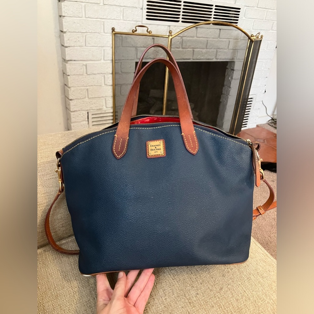 Dooney and Bourke pebble grain Ruby bag in navy blue